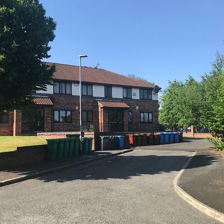 Flat 9A Badby Close Apartment Manchester Bagian luar foto