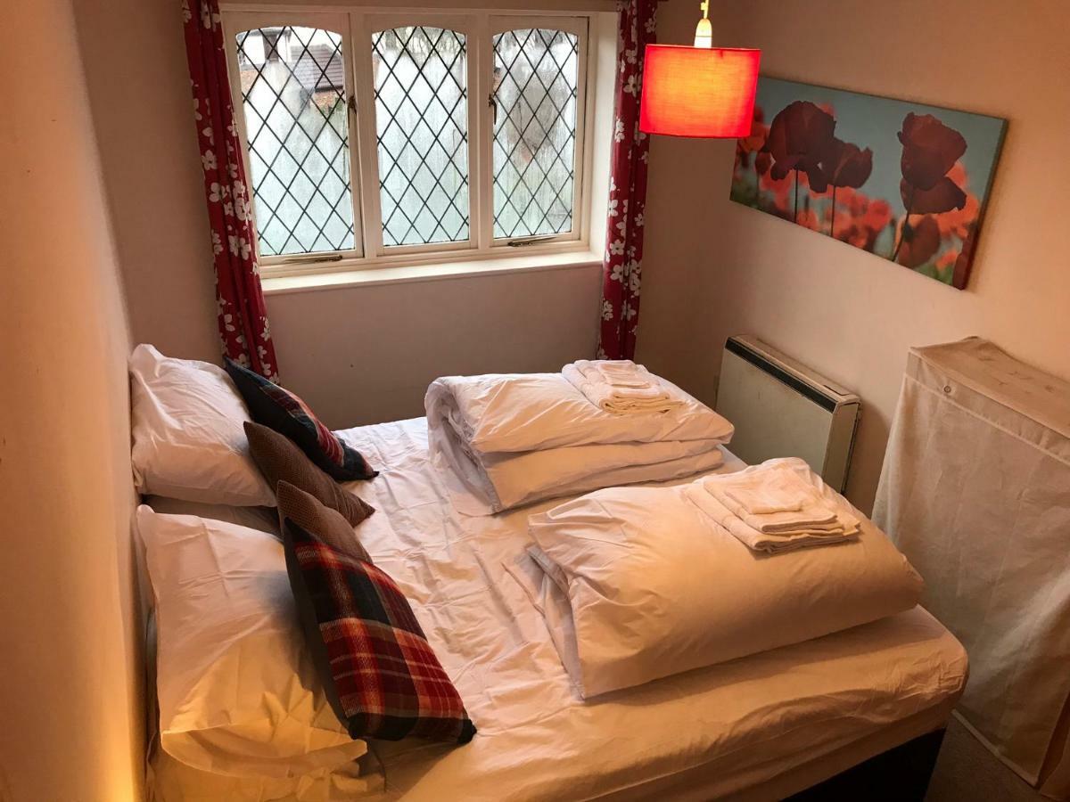 Flat 9A Badby Close Apartment Manchester Bagian luar foto