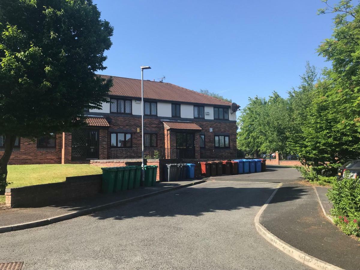 Flat 9A Badby Close Apartment Manchester Bagian luar foto